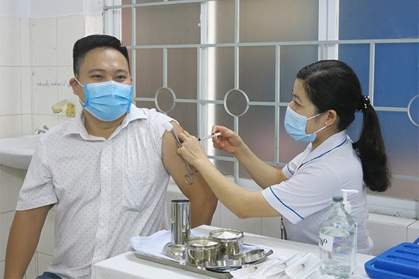 HCMC starts second Covid-19 vaccination phase today