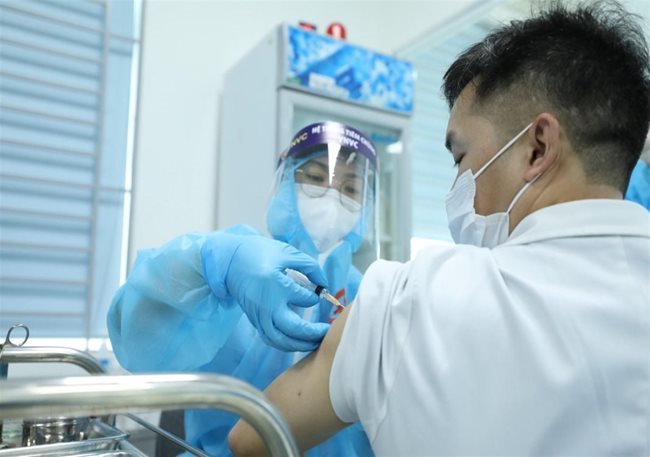 HCMC wants to buy Covid-19 vaccine on its own