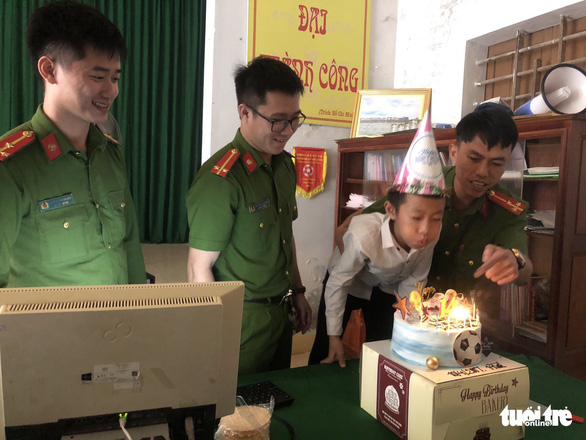 Breakfast @ Tuoi Tre News — April 12