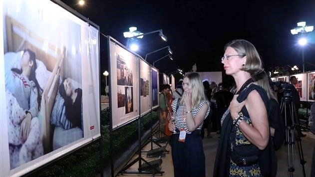 Dutch Consulate General holds photo exhibition in HCM City