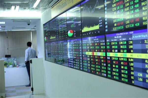 Southern bourse continues upward spiral