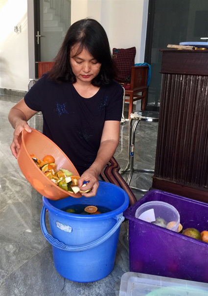 Hoi An residents turn organic waste into compost and detergent