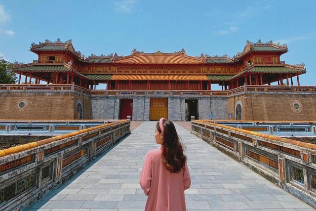 The beautiful check-in point cannot be missed when traveling to Hue for holiday travel