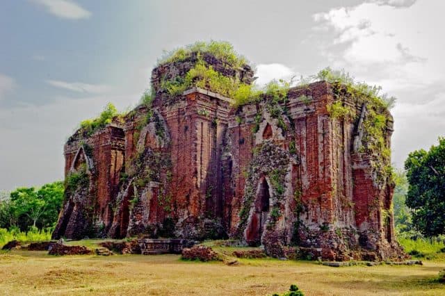 The charming mystery of the population of Quang Nam Chien Dan Tower