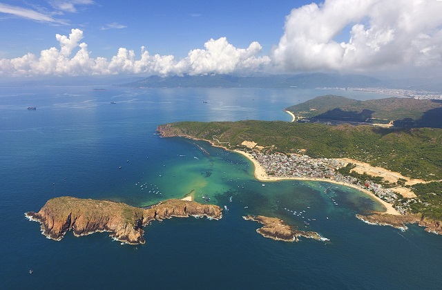 The picturesque fishing village makes tourists fascinated in Binh Dinh