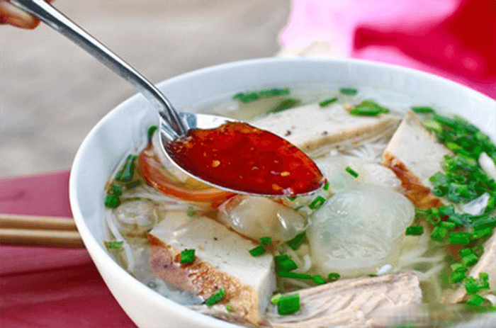 Top 10 Delicious Jellyfish Restaurants in Nha Trang Attracting Many Visitors