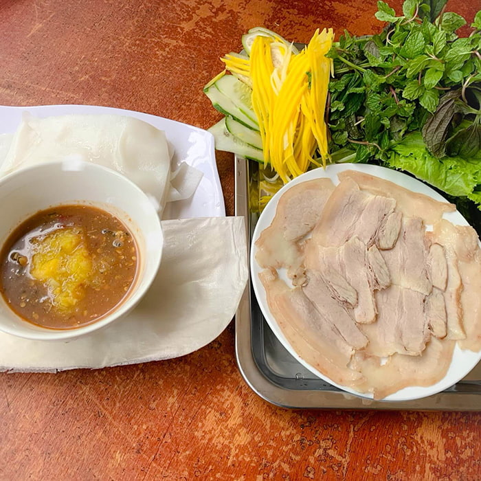 Top places to eat pork rolls in Da Nang