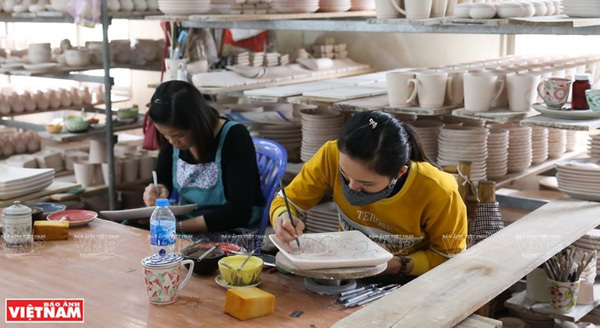 Bat Trang pottery village