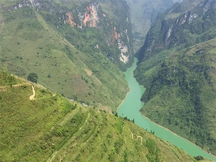 Majestic beauty of Nho Que River the most famous tourist destination in northern of Vietnam