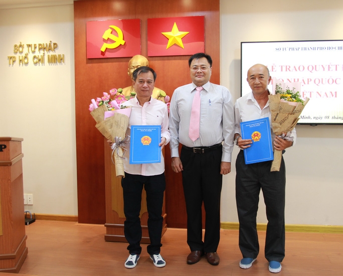Two Taiwanese Chinese granted Vietnamese citizenship