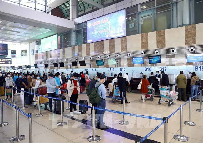 Vietnam Airlines proposes raising airfare caps