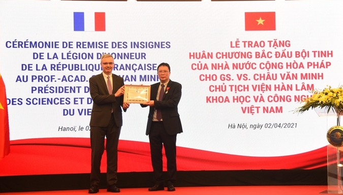 Vietnamese scholar earned France s Legion of Honor
