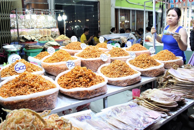 8 specialties as gifts in Phu Quoc night market