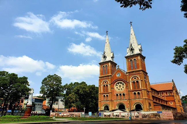 Catholic churches in HCMC to suspend services over coronavirus concern