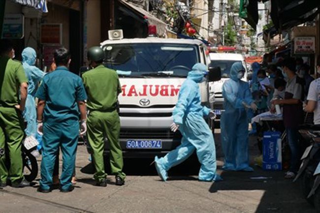Daughter of Covid-19 patient in HCMC’s District 3 tests positive