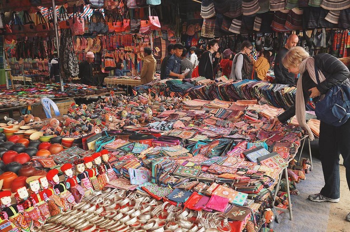 Do you know what to buy at Bac Ha market as a gift for your loved ones?