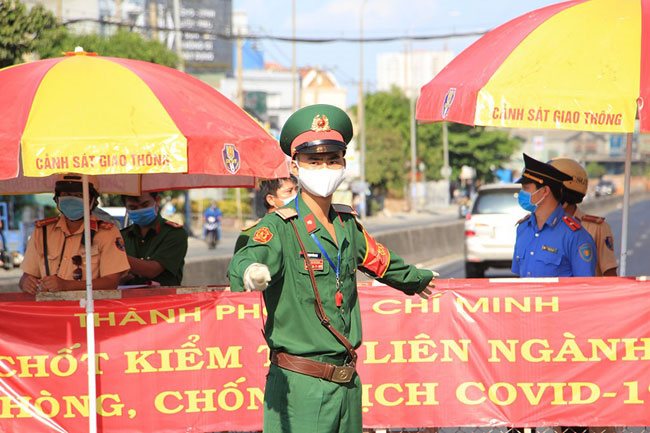HCMC reinstalls Covid-19 checkpoints