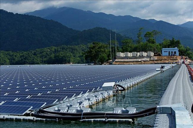 India begins anti-dumping probe into Vietnam’s solar cells