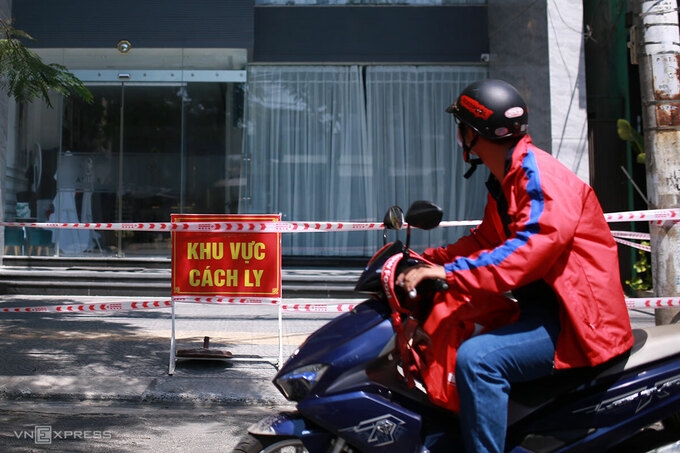 Da Nang halts taxis delivery services over coronavirus fears