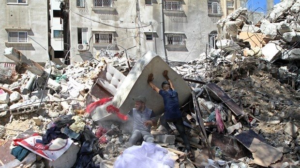 Embassy officials visit conflict-affected Vietnamese students in Israel
