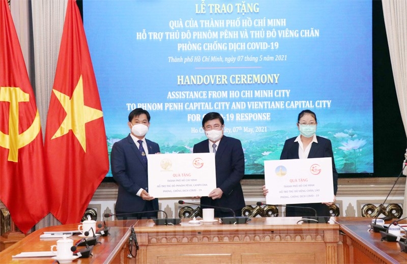 Ho Chi Minh city aids Vientiane and Phnom Penh USD 100 000 in Covid 19 fight