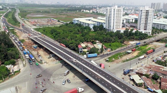 Investment capital for transport projects in HCMC estimated over VND27, 000 bil