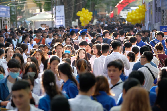 Several Vietnamese localities, including Hanoi, close schools amid new domestic COVID-19 cases