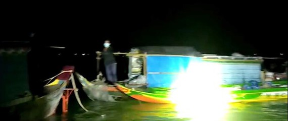 Six families of 28 caught entering Vietnam from Cambodia illegally by boats