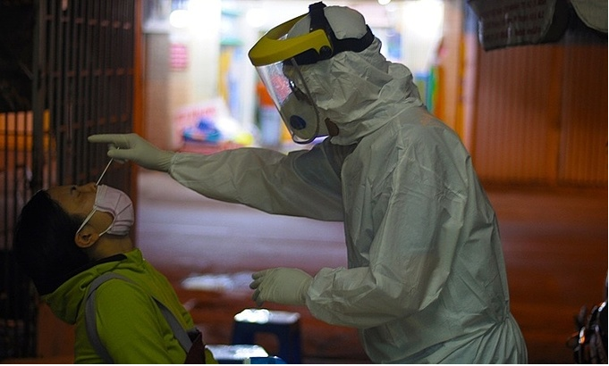 Those bringing foreign experts into Vietnam must ensure safety and efficiency