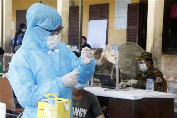 Vietnam gifts masks ventilators to support Cambodia against Covid 19