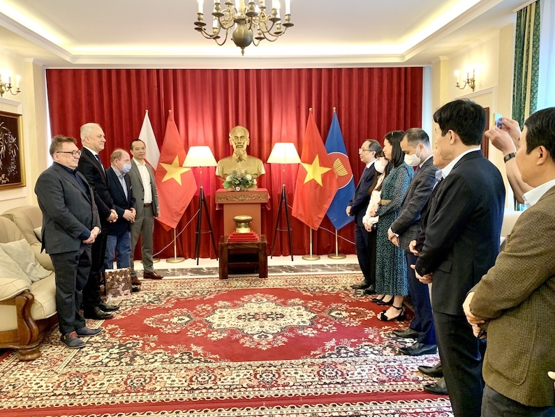 Vietnam Poland agree on plans to strengthen cooperation