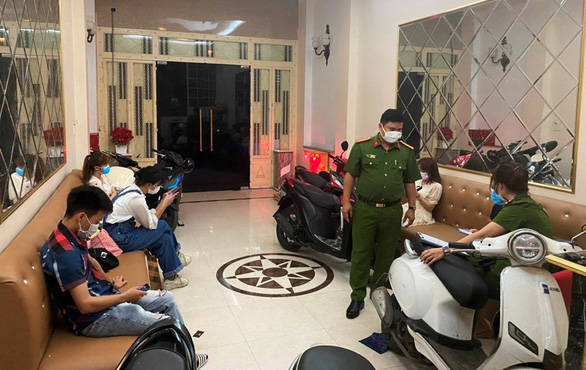 Vietnamese karaoke bar caught servicing foreigners despite commitment to suspension over COVID-19