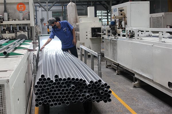 Number of HCMC businesses resuming operations in Jan-Apr soars 95%