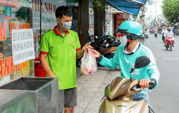 Online food orders rise 10-30% amid dine-in restrictions
