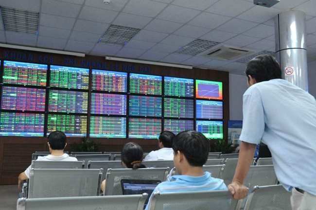 Stocks bounce back on strong cash flow