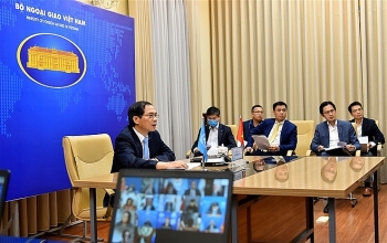 Towns in 2 central provinces apply social distancing amid rising Covid 19 threat