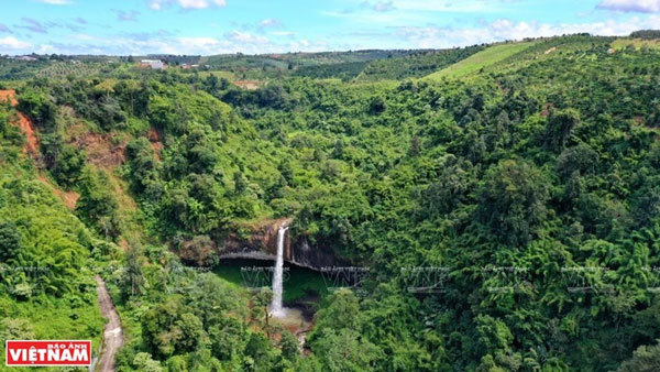 Pristine Lieng Nung Waterfall in Dak Nong Province