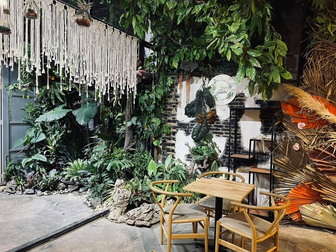 The beautiful garden cafes attracting tourists in Nha Trang » Vietnam ...