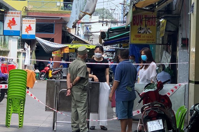 Two eateries in HCMC locked down due to Covid-19 case