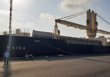Two trains for HCMC’s first metro line arrive at Khanh Hoi Port