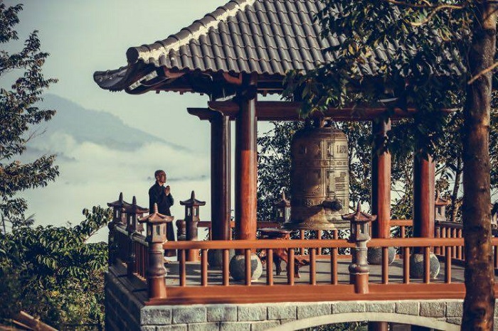 Visit a beautiful temple like a scene in Lam Dong: Linh Quy Phap An