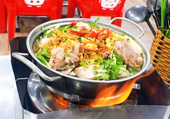 “A taste of the sea” hotpot in Vung Tau