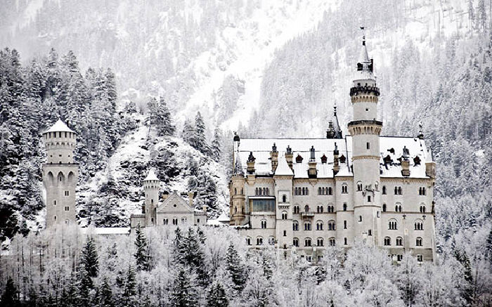 Top 10 tourist attractions in this remarkable Christmas season in the world