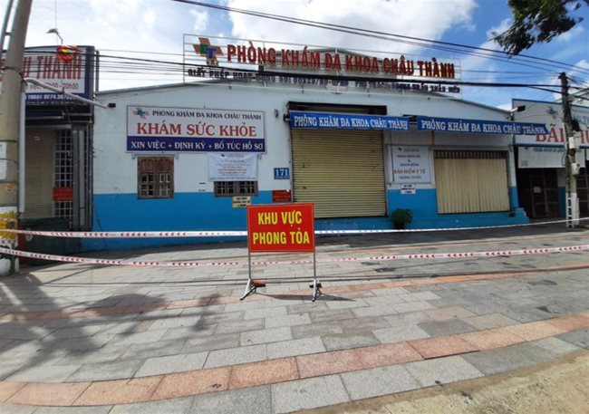 Binh Duong’s town begins social distancing as 12 Covid-19 infections detected