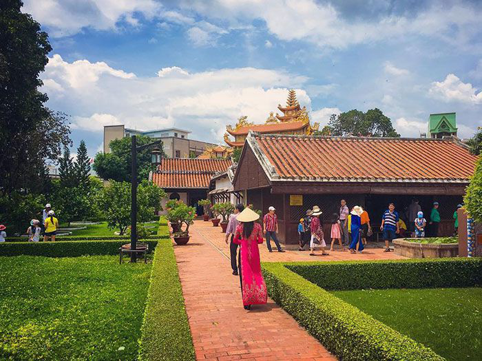 Books about President Ho Chi Minh arouse attention from foreign readers