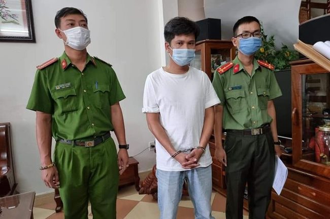 Four company directors charged with arranging illegal entry into Vietnam