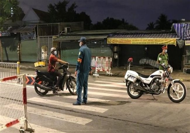 HCMC to reconsider social distancing after one week