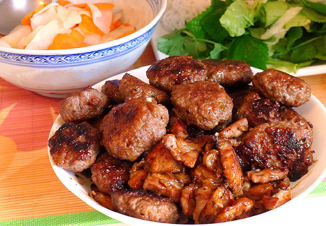 Top 3 Kebab Rice noodles Hanoi is extremely tasty that you should try in District 1