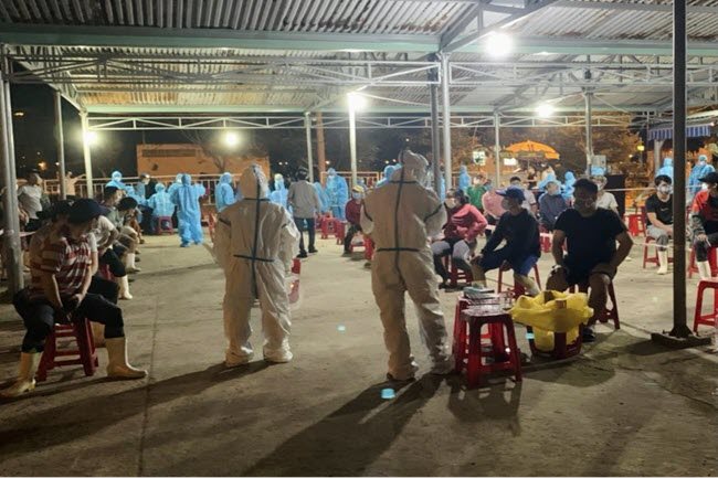 Largest fishing port in Central Vietnam put under lockdown