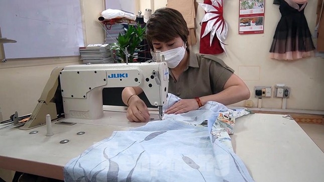 Made in Vietnam Cool Jackets helps frontline medical workers in Covid hot spots